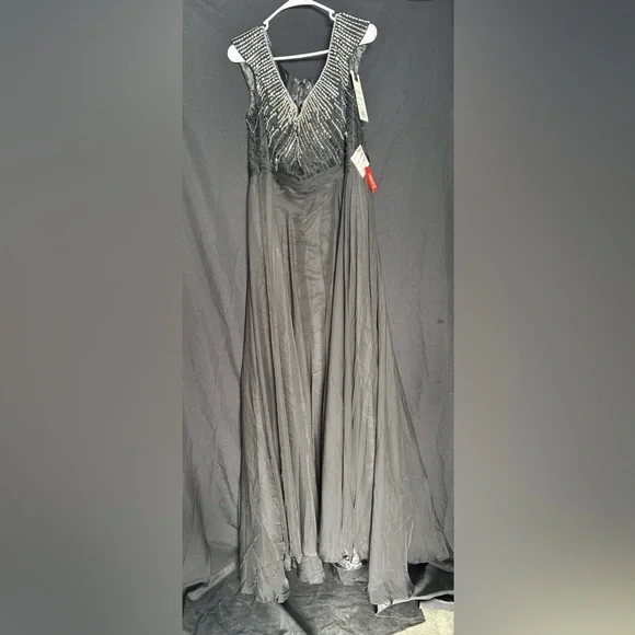 MAC DUGGAL 67735 NWT Beaded Cap Sleeve A Line Gown (Plus) - Picture 4 of 8